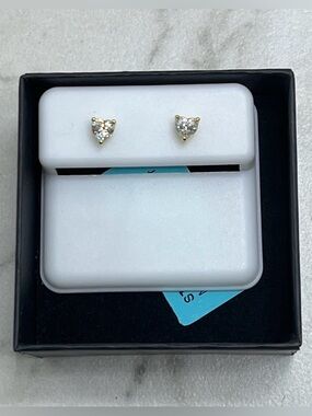 🆕 14 karat gold over sterling silver heart moissanite earrings $399 retail value